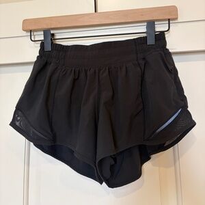Lululemon Hotty Hot Shorts Low Rise 2.5 inseam - Size 4 - Black